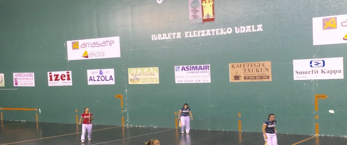 iurreta ebakita-pelota-goma-nesken-mpb